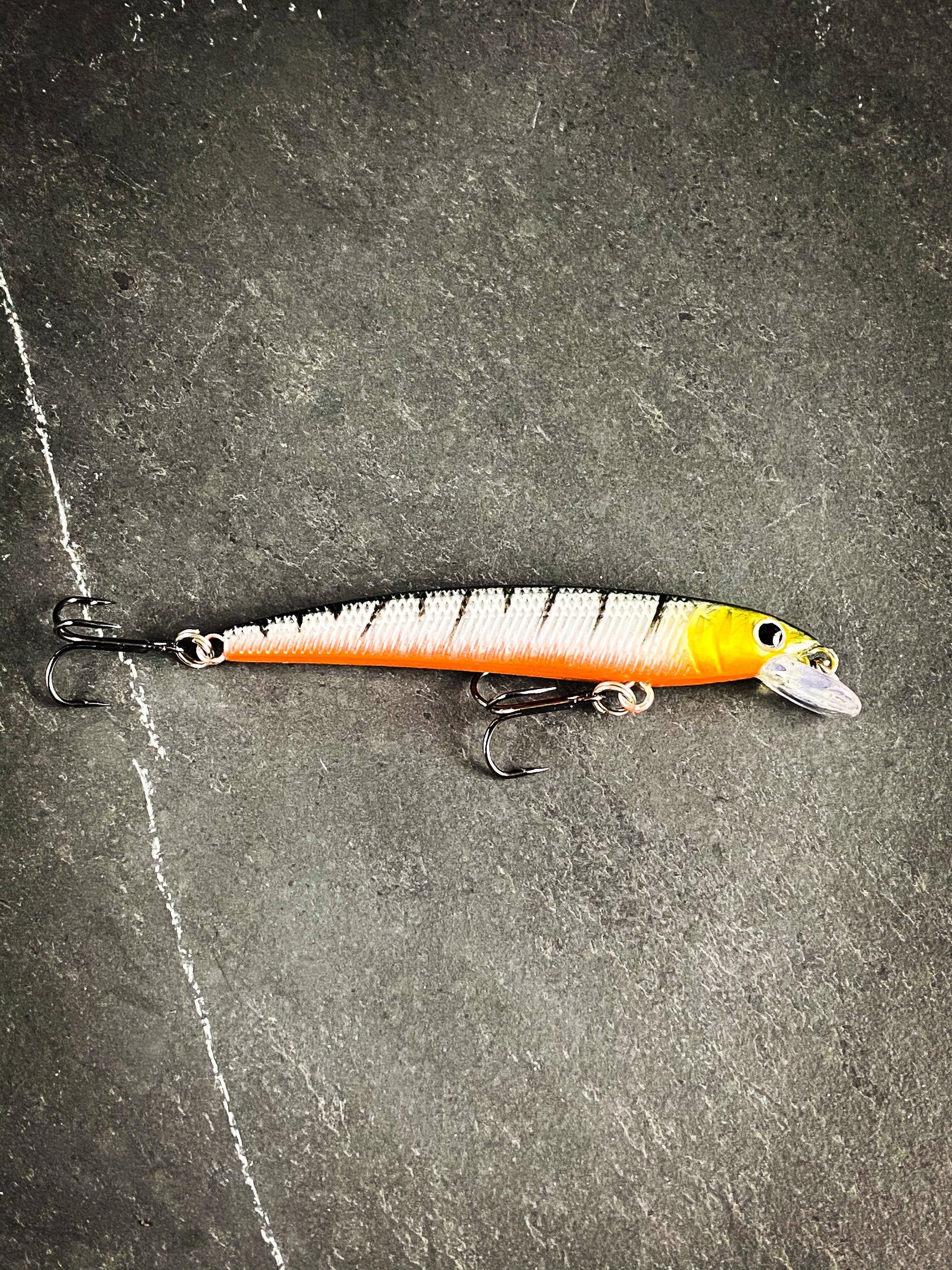 Outdoor Junction Series Skinny Long Hard Crankbait Sinking Minnow: Red