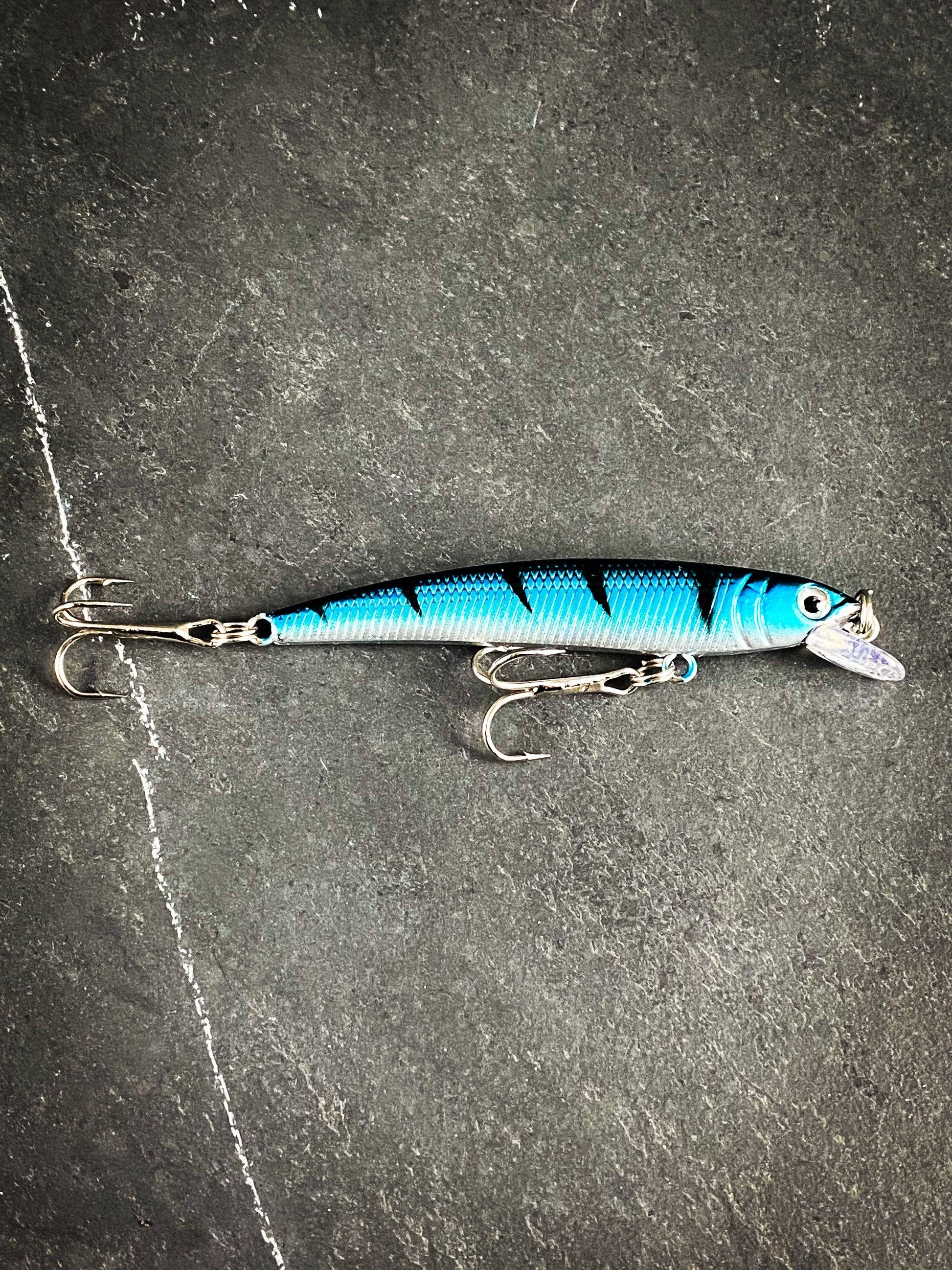 Outdoor Junction Series Skinny Long Hard Crankbait Sinking Minnow: Blu